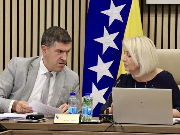HDZ i SNSD preuzeli institucije: Bošnjaci pune 50 posto budžeta, a upravljaju sa samo 15 posto