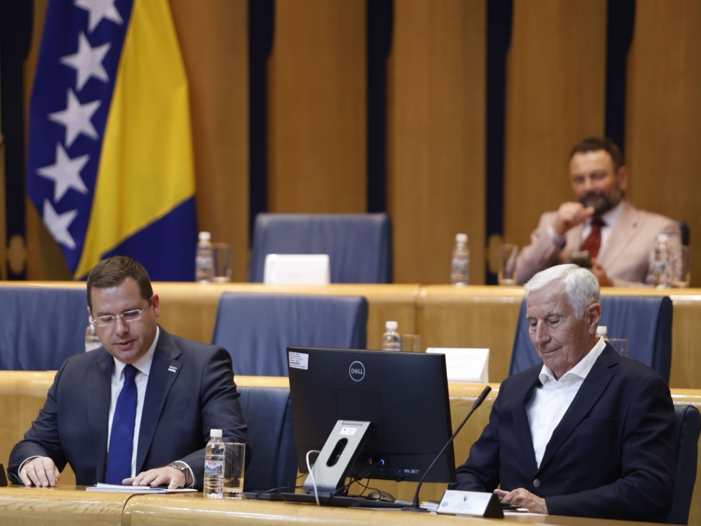 HDZ i SNSD se ukazali u Domu naroda, usvojili zakon i razišli se