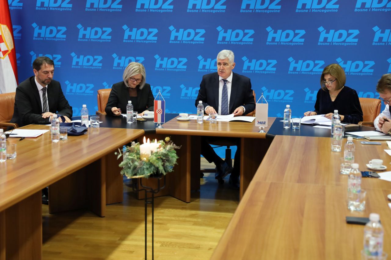 HDZ na sjednici u Mostaru donio četiri zaključka