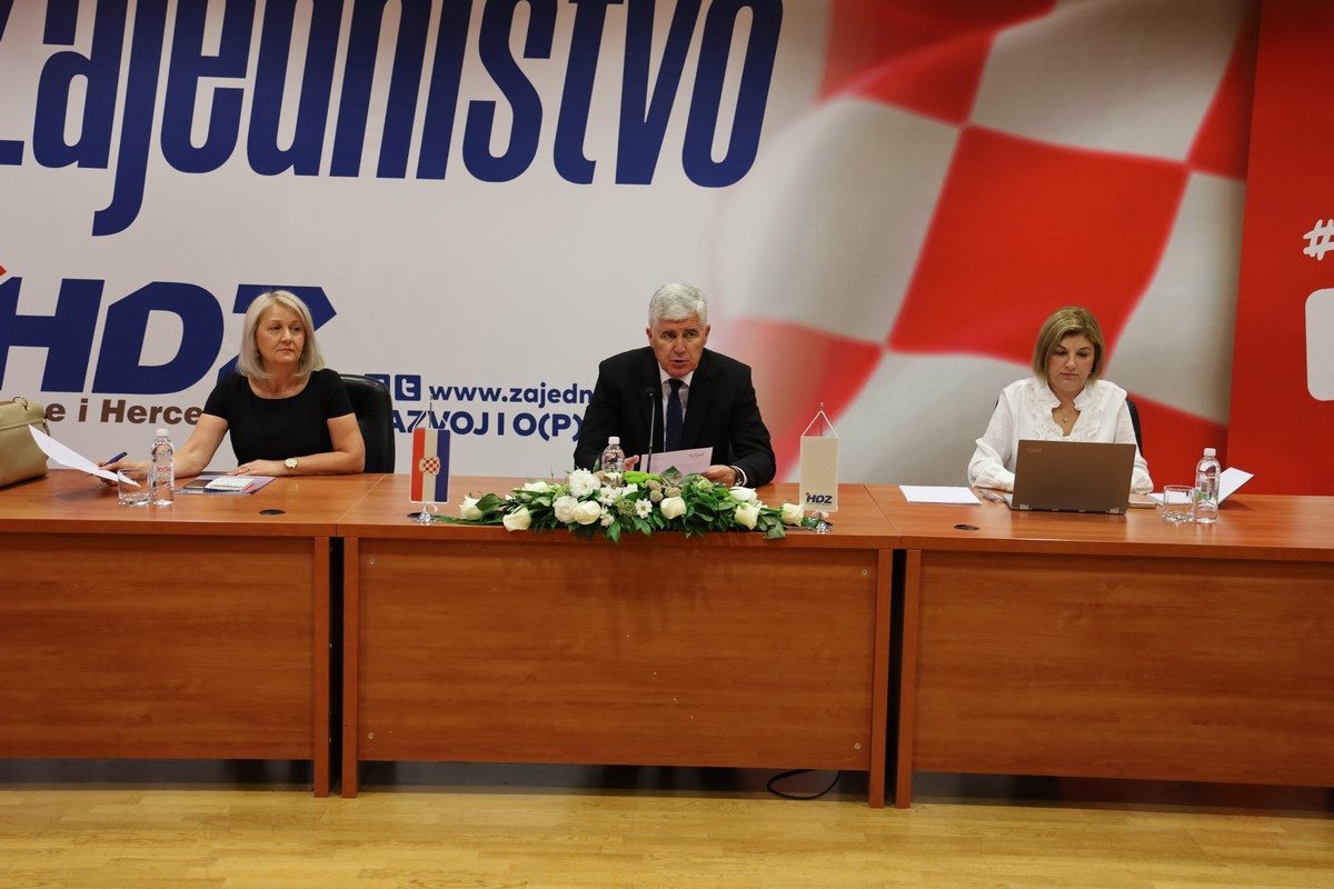 HDZ: Napadi na Schmidta stvarno lice unitarističkog nacionalizma