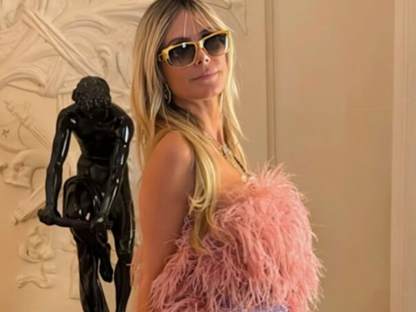 Heidi Klum oduševila u mini haljini s perjem: 'Nestvarna si'