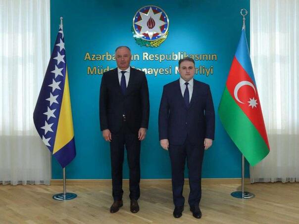 Helez drugi dan u službenoj posjeti Azerbejdžanu o namjenskoj industriji