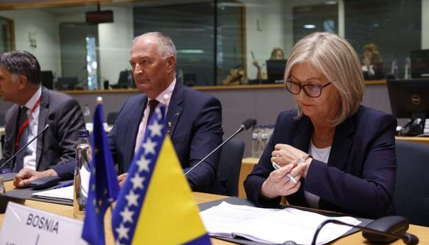 Helez: EU očekuje napredak do oktobra