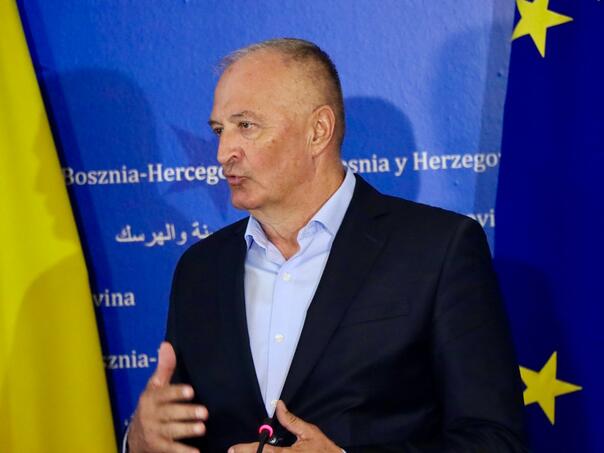 Helez: EUFOR ima naredbu da se ne miješa u hapšenje Dodika