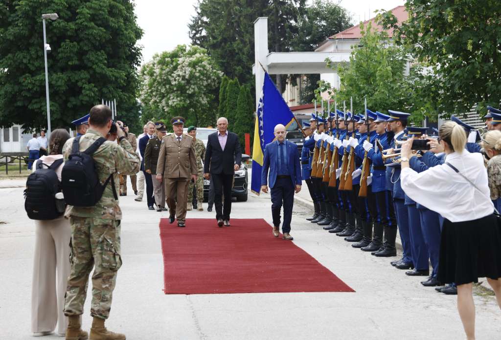 Helez i Reilly otvorili renovirani objekt straže u kasarni 'Rajlovac'