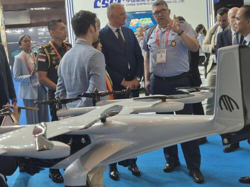 Helez se u Džakarti interesovao za dronove i antidron puške