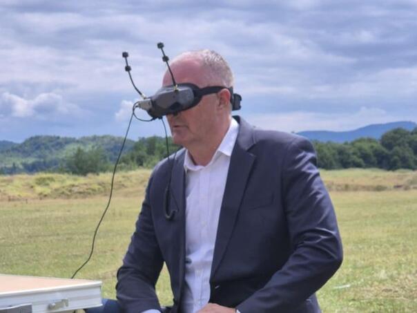 Helez odgovorio Dodiku: 'Milorade, pozivam te da skupa uvedemo BiH u EU i NATO'