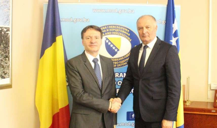 Helez - Pacuretu: Intenzivirati bilateralnu i regionalnu saradnju u oblasti odbrane