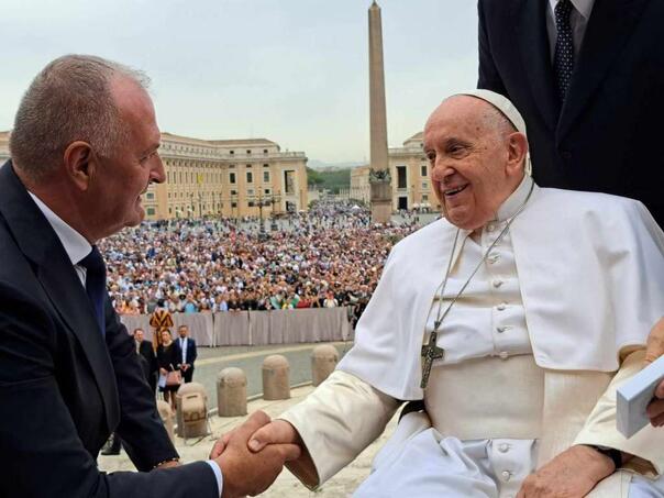 Helez zamolio papu da iskoristi svoj utjecaj i zaštiti suverenost i nezavisnost BiH