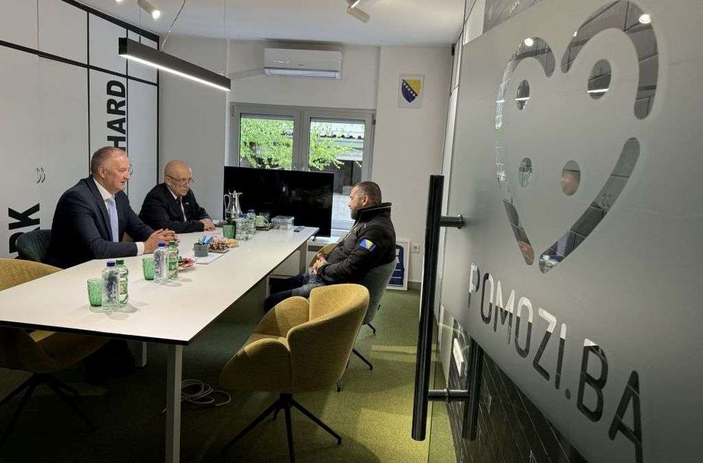 Helez posjetio Udruženje Pomozi.ba: Nastavljamo s podrškom, vi ste ljudima zadnja nada
