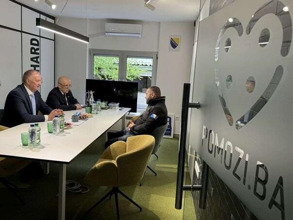 Helez posjetio Udruženje Pomozi.ba: Nastavljamo s podrškom, vi ste ljudima zadnja nada