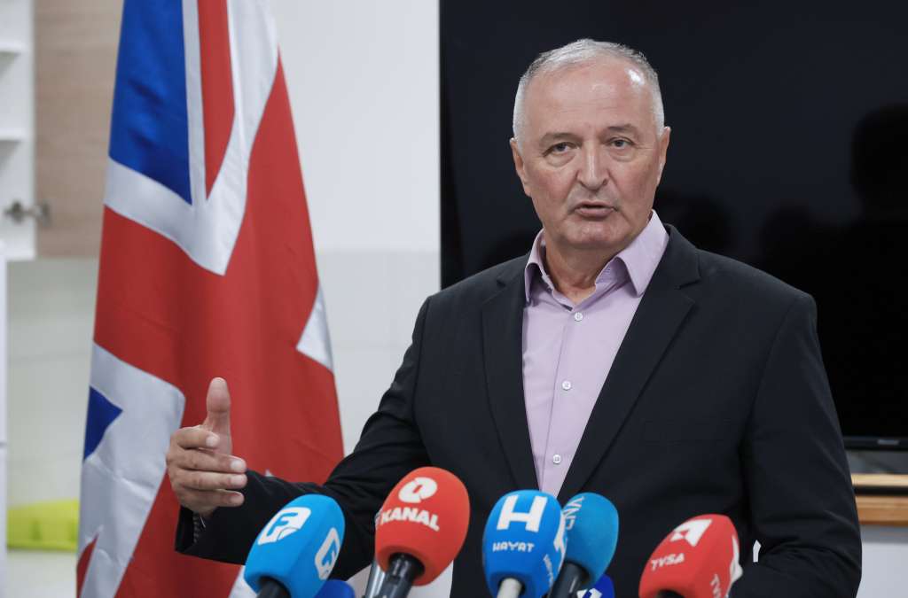Helez: Priča oko 'svesrpskog sabora' bez stvarne težine