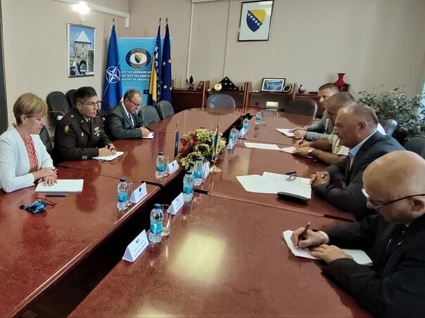 Helez s generalom NATO-a: Svesrpski sabor digao tenzije i unio nemir