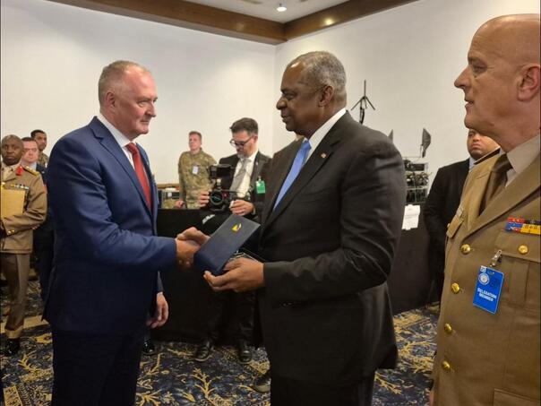 Helez sa svjetskim kolegama: Ovo je najbolji odgovor separatistima!