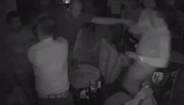 Helez se u kafiću fizički sukobio s partijskim kolegom