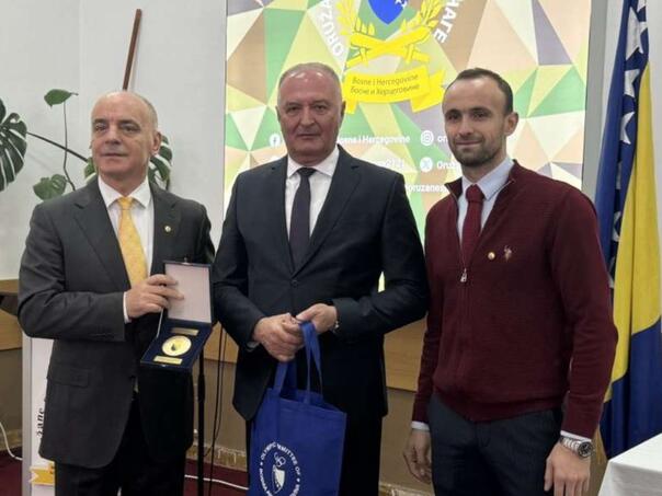 Helez: Timski rad povezuje vrhunske bh. sportiste i pripadnike OSBiH