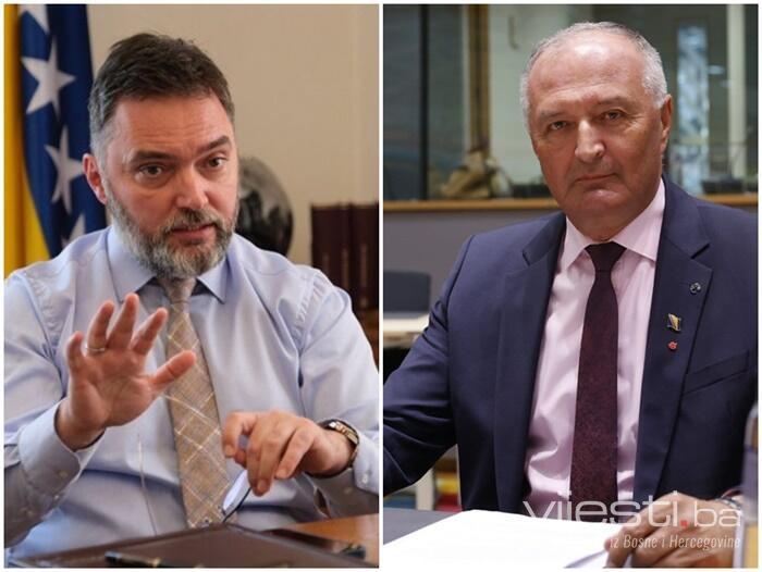 Helez tvrdi da u BiH osim EUFOR-a i NATO imaju još 'neke snage', oglasio se Košarac
