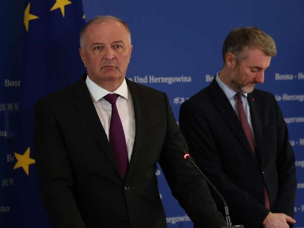 Helez: U potpunosti nadgledamo nebo