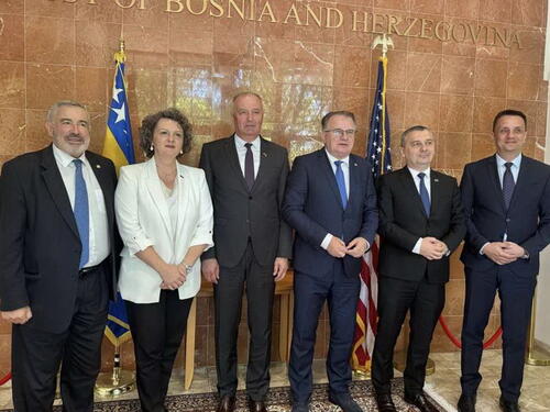 Helez u Washingtonu: Istinu o neustavnim aktivnostima predstaviti novoj administraciji SAD-a