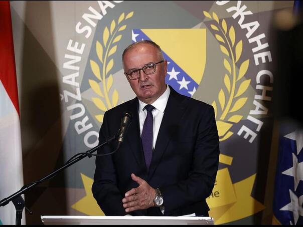 Helez vlastima u RS: Ne zanosite se, plačke Vučića se ne plašimo