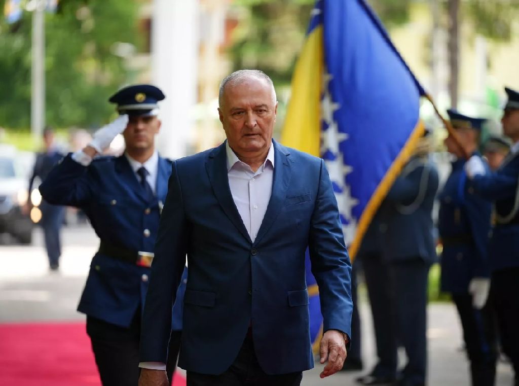Helez: Ovako više ne može!