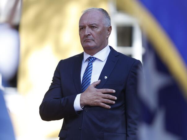Helez za Vijesti: Reagovat ću ako se vojnici OSBIH pojave na neustavnom danu RS