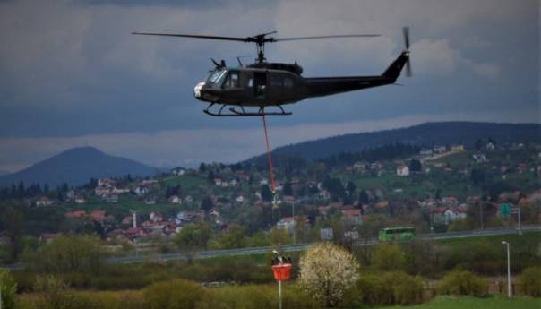Helikopter gasio požar kod Mostara, vatra još gori