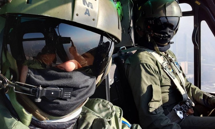 Helikopter OSBiH angažiran na gašenju šumskog požara na širem području Tuzle