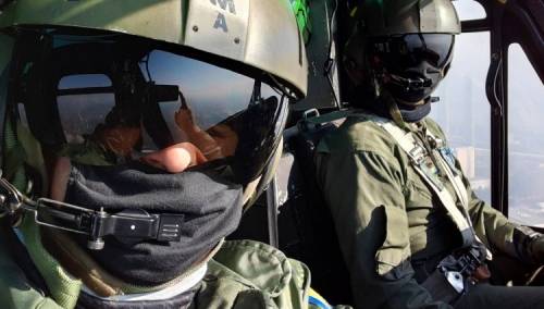 Helikopter OSBiH angažiran na gašenju šumskog požara na širem području Tuzle