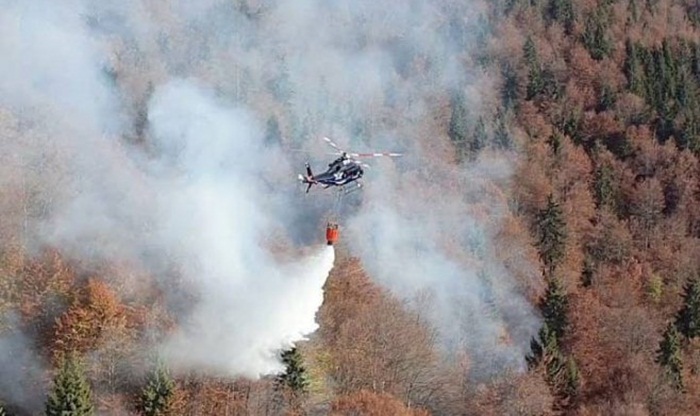 Helikopteri iz RS gase požar u Jablanici