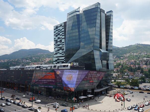 Hello summer shopping day u Sarajevo City Centru - pravo ljetno osvježenje