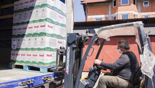 Henkel donirao sredstva za higijenu organizaciji Pomozi.ba u Sarajevu