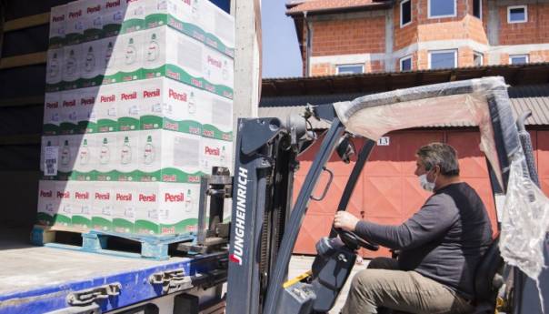 Henkel donirao sredstva za higijenu organizaciji Pomozi.ba u Sarajevu