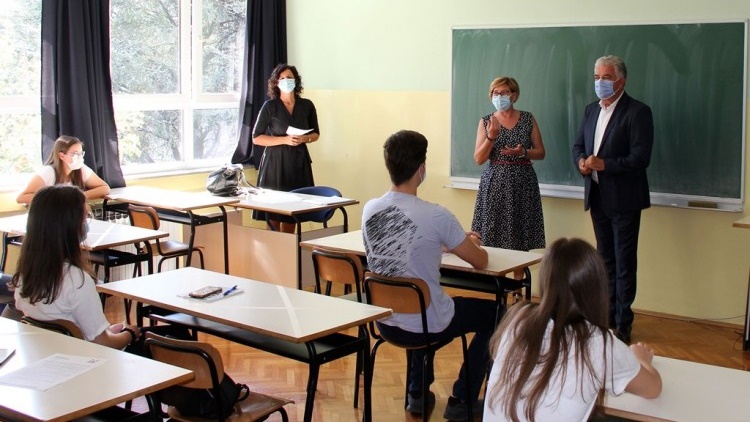 Herceg i Hadžović posjetili mostarske škole