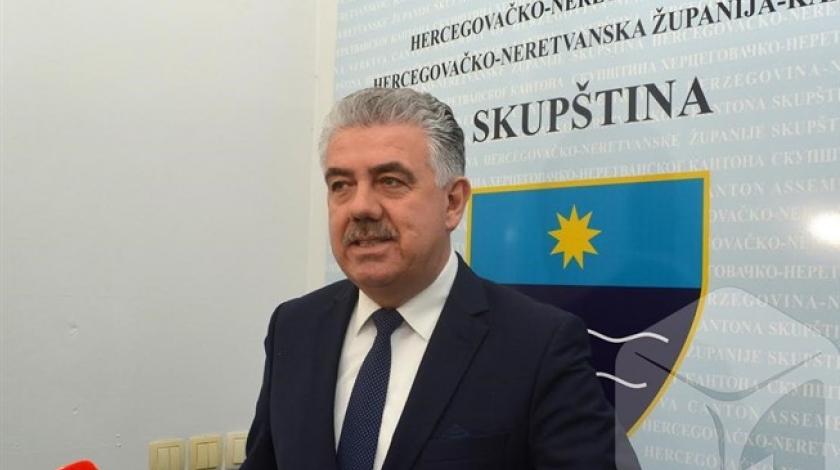 Herceg: Učenici u školske klupe, studenti na fakultete