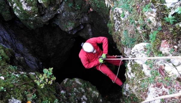 Hercegovina u svom nepokolebljivom kršu krije veliki broj špilja i jama