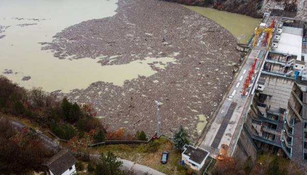 Hidroelektrana Višegrad: Sutra počinje čišćenje otpada na Drini