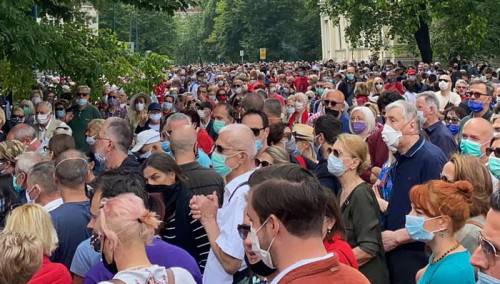 Hiljade antifašista na skupu u Sarajevu: Želimo poslati poruke mira