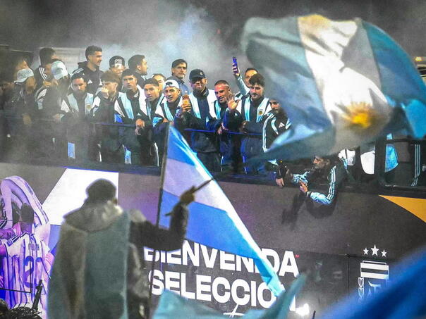 Hiljade Argentinaca dočekale svoje heroje, Messi nije doputovao s ekipom