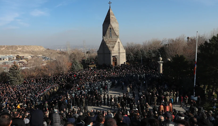 Hiljade Armenaca oplakivalo žrtve iz Nagorno-Karabaha