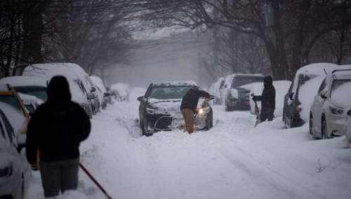 Hiljade domaćinstava bez struje u SAD-u i Kanadi zbog snježne oluje