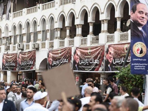Hiljade Egipćana pozivalo Sisija da se ponovo kandidira za predsjednika