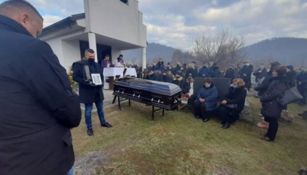 Hiljade građana ispratilo Peru Gudelja na vječni počinak