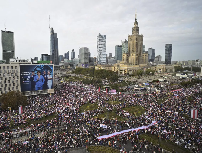 Hiljade građana na protestu u Varšavi