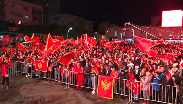 Hiljade građana u Podgorici priredilo veličanstven doček bronzanim vaterpolistima