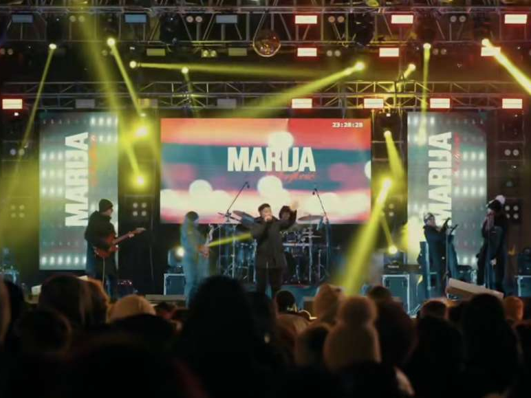 Hiljade građana uz Mariju Šerifović dočekale 2026. godinu na Gradskom trgu u Bihaću