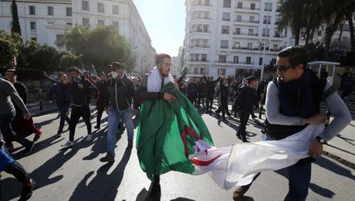 Hiljade ljudi na demonstracijama protiv vlade u Alžiru