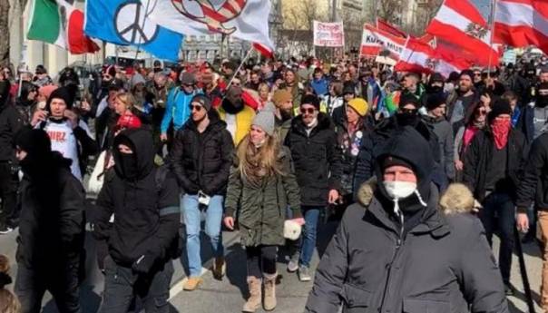 Hiljade ljudi na protestima protiv mjera u Beču