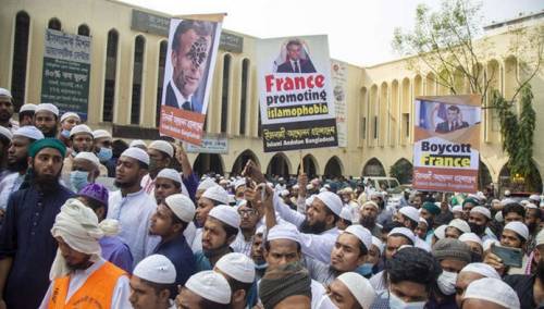 Hiljade ljudi na protestima u Bangladešu protiv Francuske i Macrona