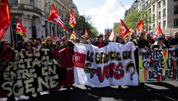 Hiljade ljudi na protestima u Parizu protiv penzione reforme, izbili i neredi